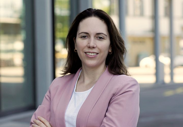 Porträt von Andrina Sarott, Content Producer & Community Manager beim Swiss Sepsis Program