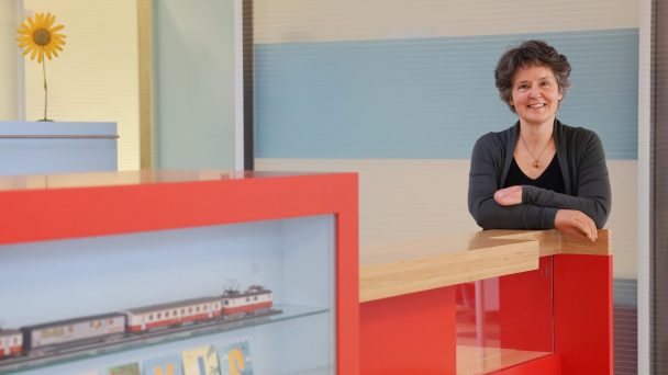 Kinderärztin Stephanie Stücheli-Herlach in ihrer Praxis in Uster. Sie überlebte vor 2016 eine Sepsis.